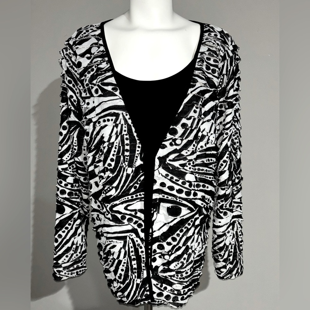 New Directions Women's Size 1X Stretchy 1 Piece Ruffle Top Very Good Condition
